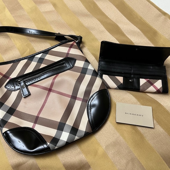 AUTHENTIC Burberry cross body bag & wallet - Picture 3 of 3